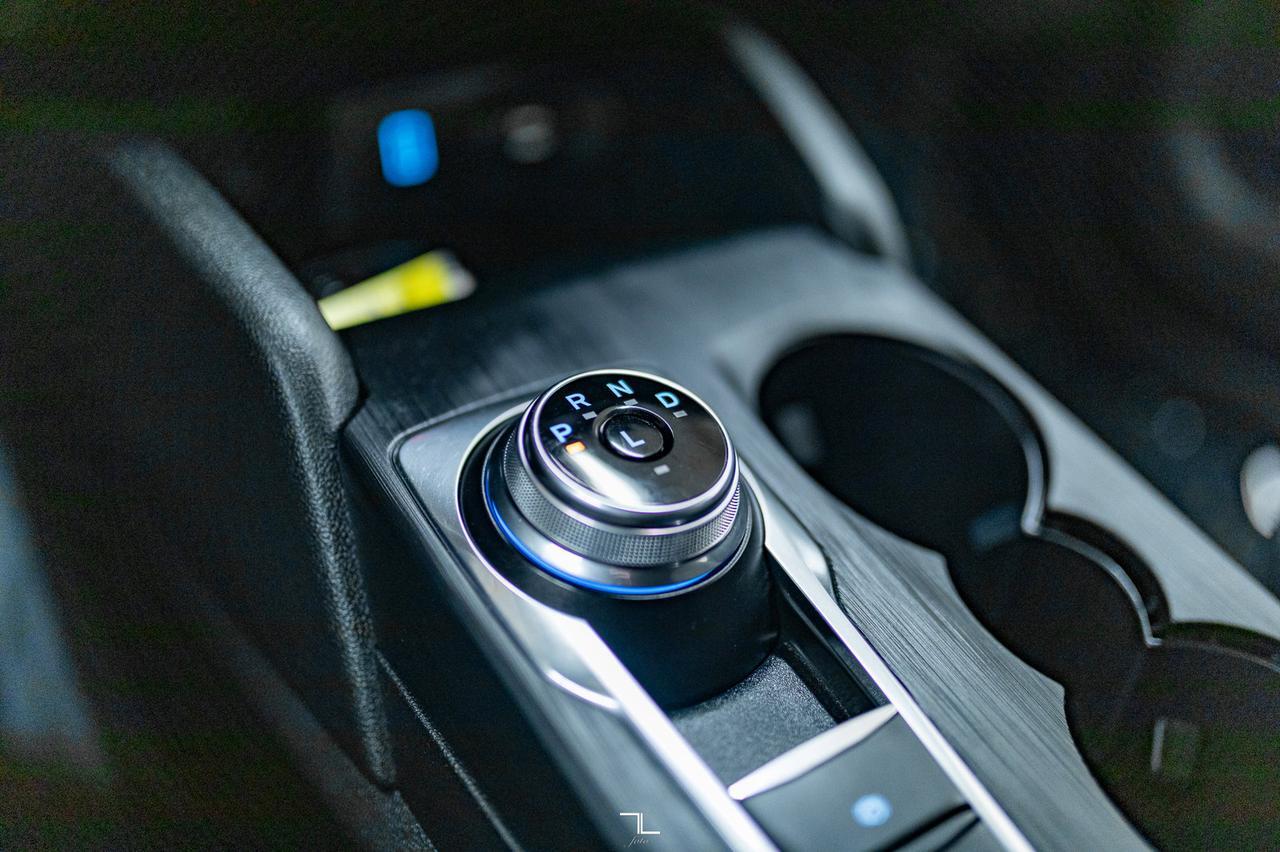 2020 Ford Escape AWD SE BCam Red Deer AB