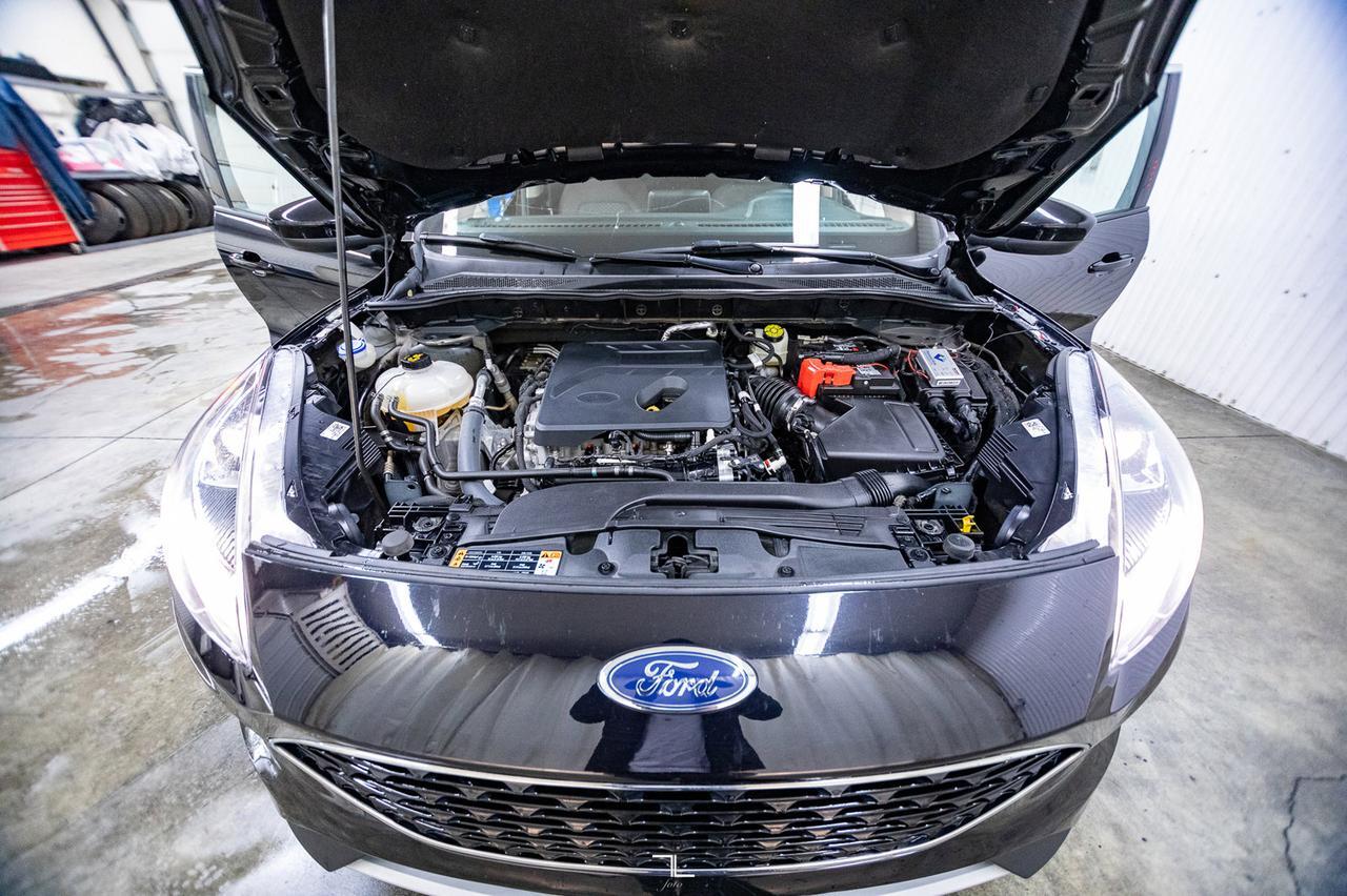 2020 Ford Escape AWD SE BCam Red Deer AB