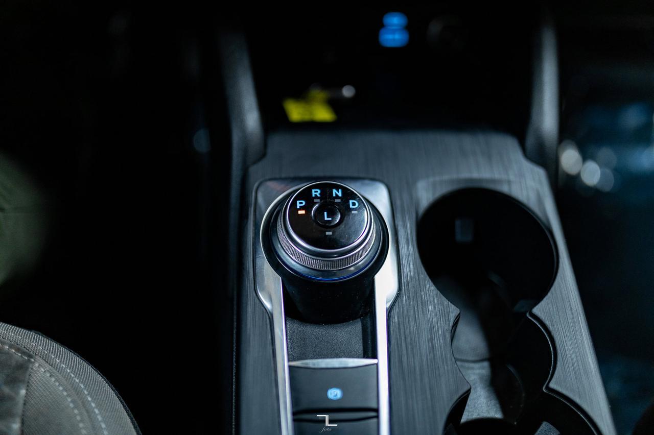 2020 Ford Escape AWD SE Nav BCam Red Deer AB