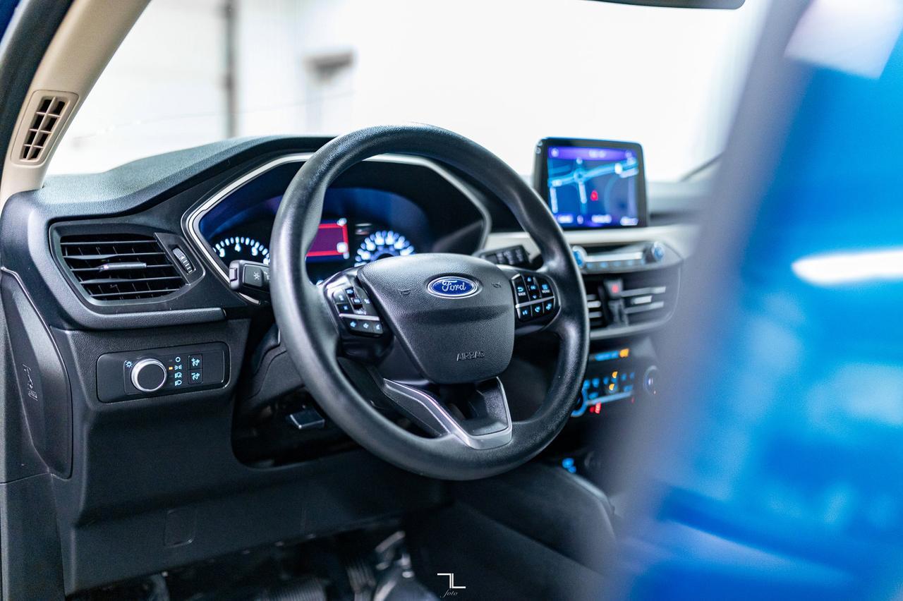 2020 Ford Escape AWD SE Nav BCam Red Deer AB