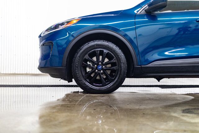 2020 Ford Escape AWD SE Nav BCam Red Deer AB