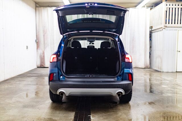 2020 Ford Escape AWD SE Nav BCam Red Deer AB