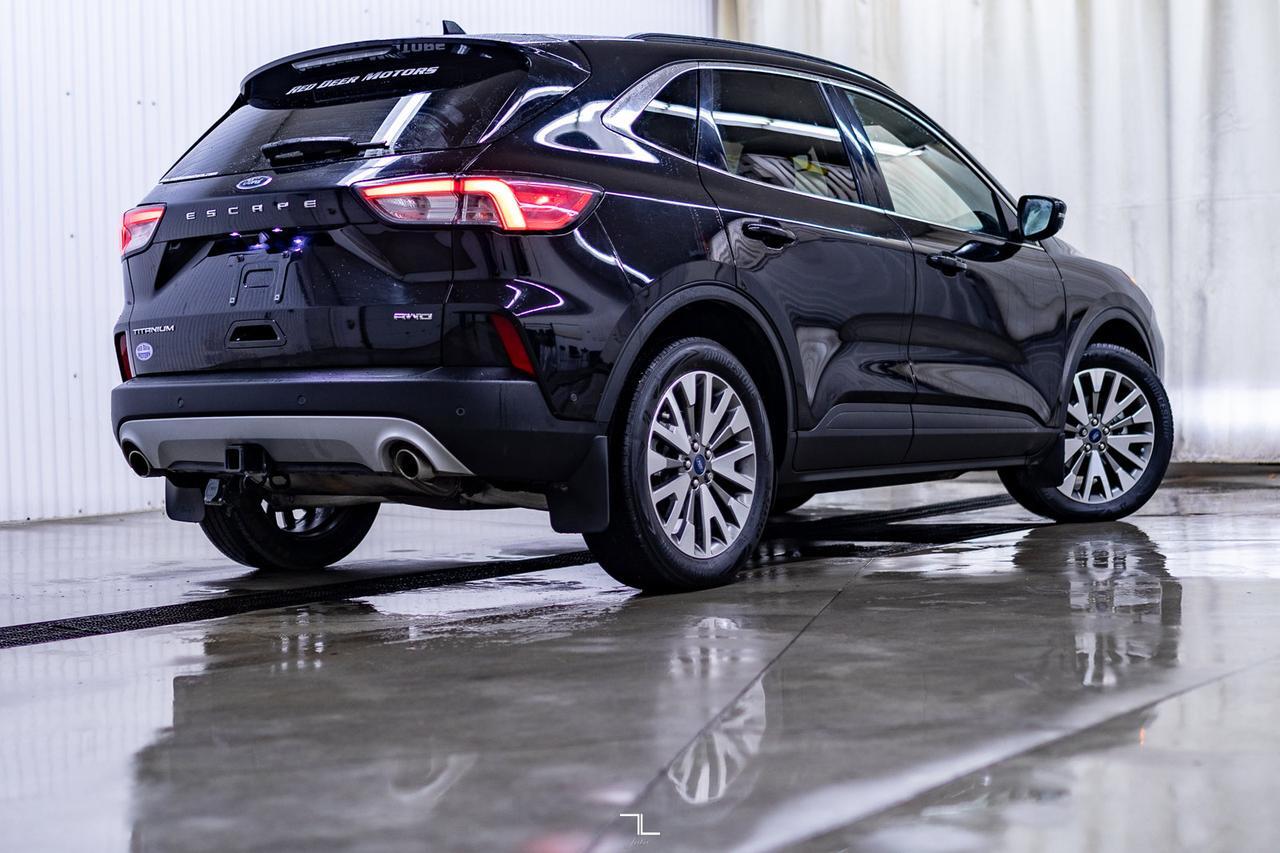 2020 Ford Escape AWD Titanium Leather Roof Nav BCam Red Deer AB