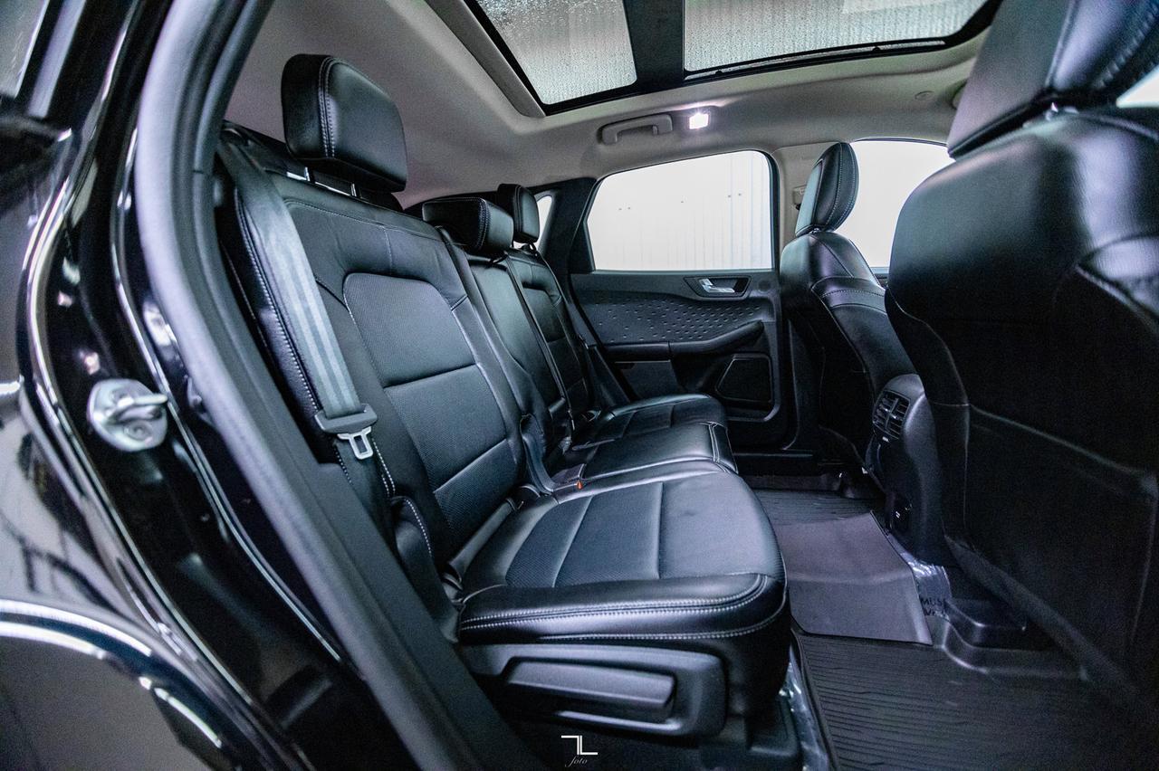 2020 Ford Escape AWD Titanium Leather Roof Nav BCam Red Deer AB