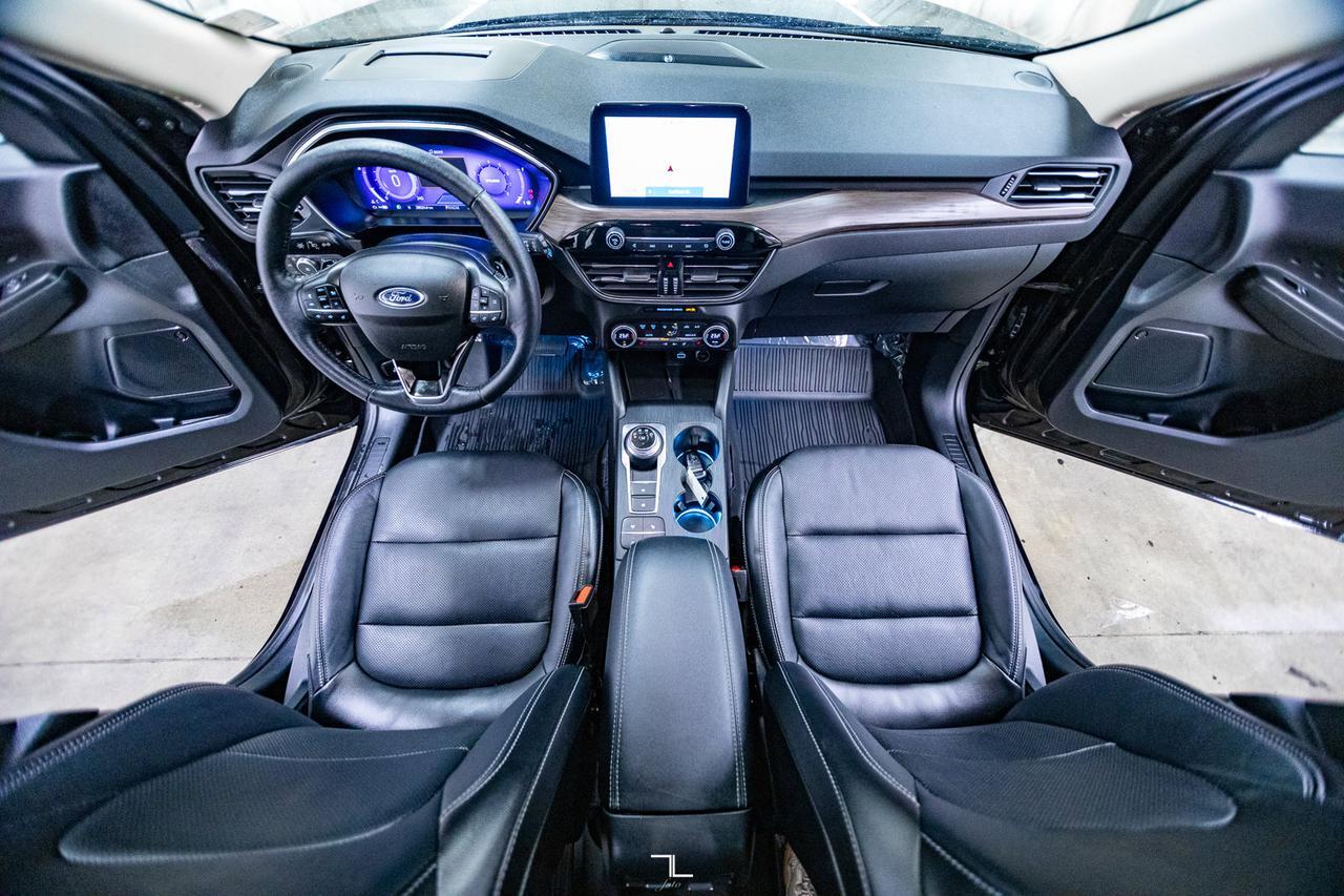 2020 Ford Escape AWD Titanium Leather Roof Nav BCam Red Deer AB