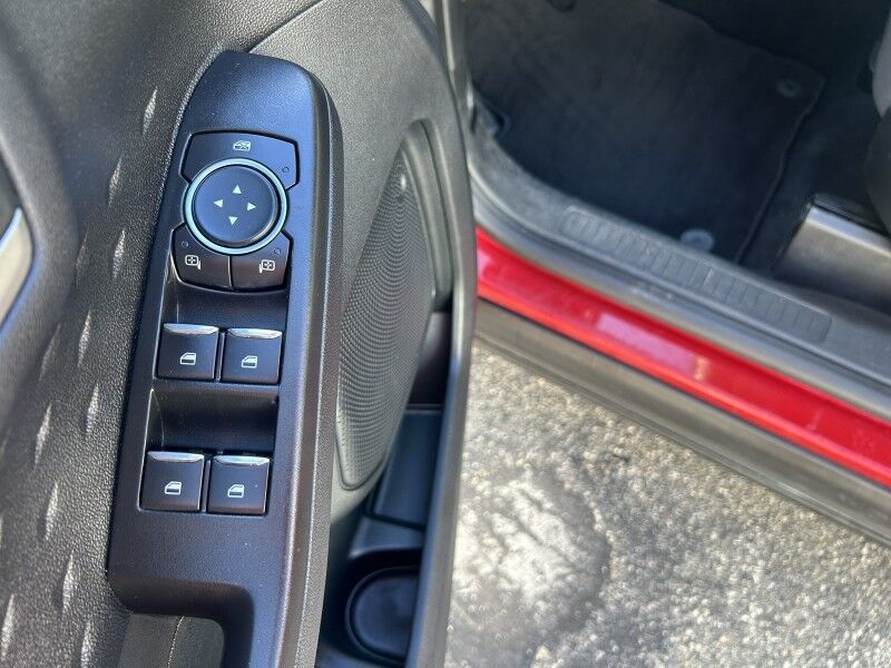 2020 Ford Escape SE - SUNROOF - HEATED SEATS Webster MA