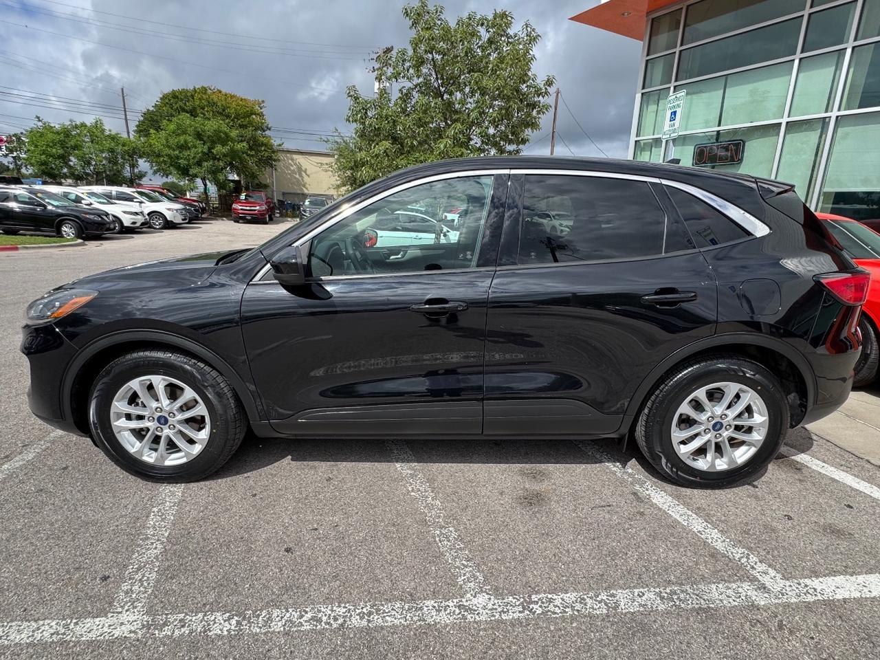 2020 Ford Escape SE