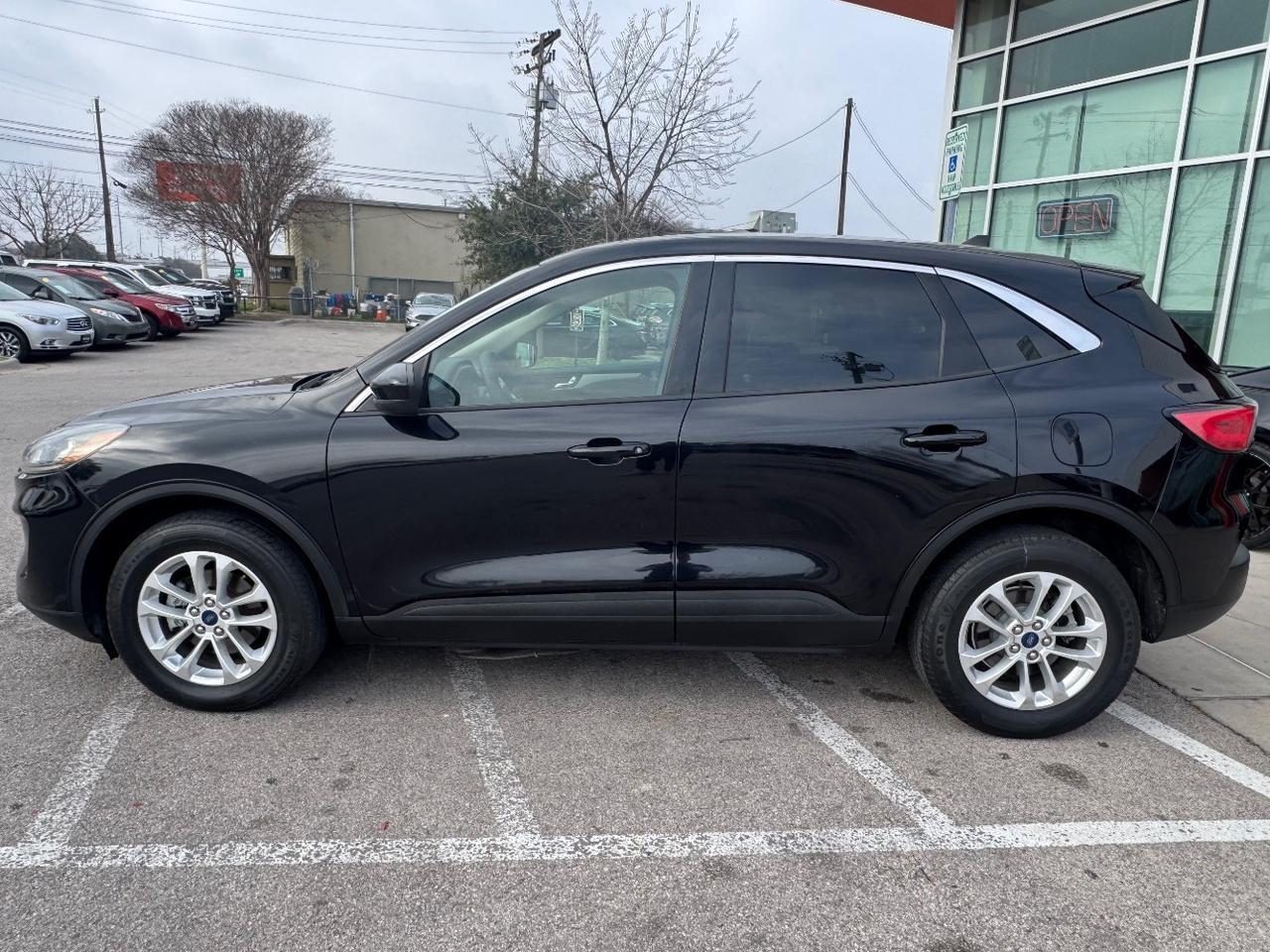 2020 Ford Escape SE