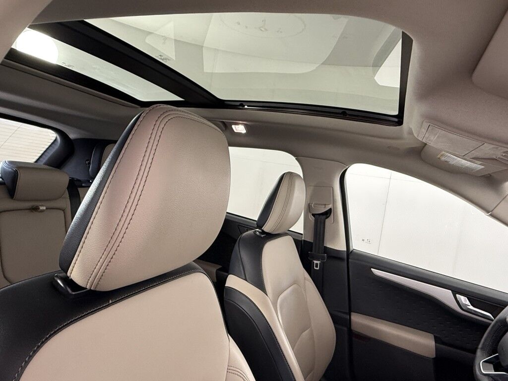 2020 Ford Escape SEL AWD w/Panoramic Roof Maumee OH