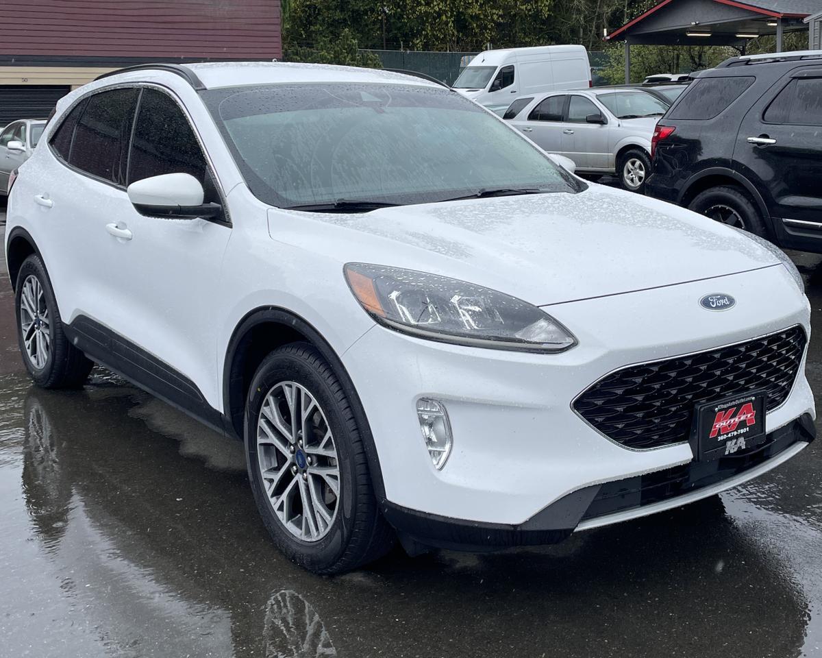 2020 Ford Escape SEL Sport Utility 4D