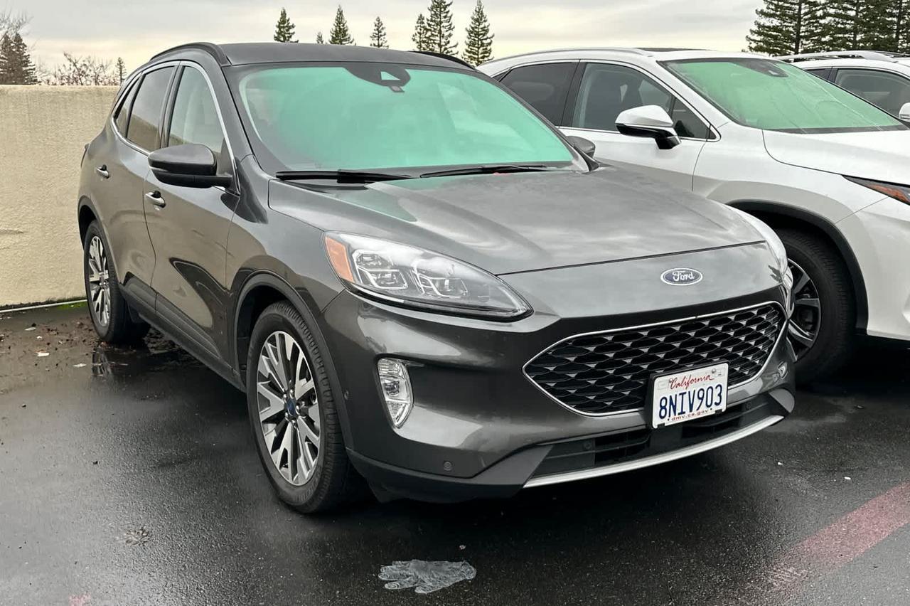 2020 Ford Escape Titanium Hybrid