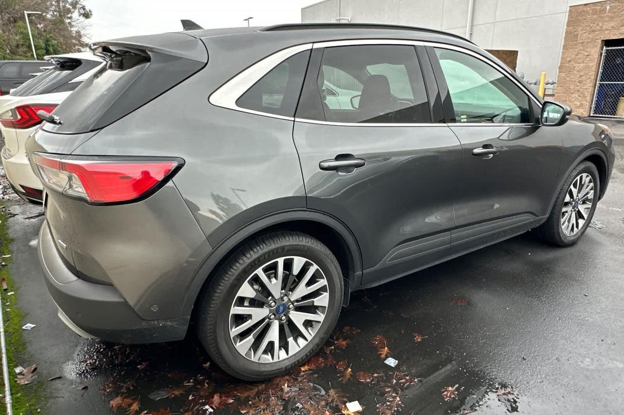 2020 Ford Escape Titanium Hybrid