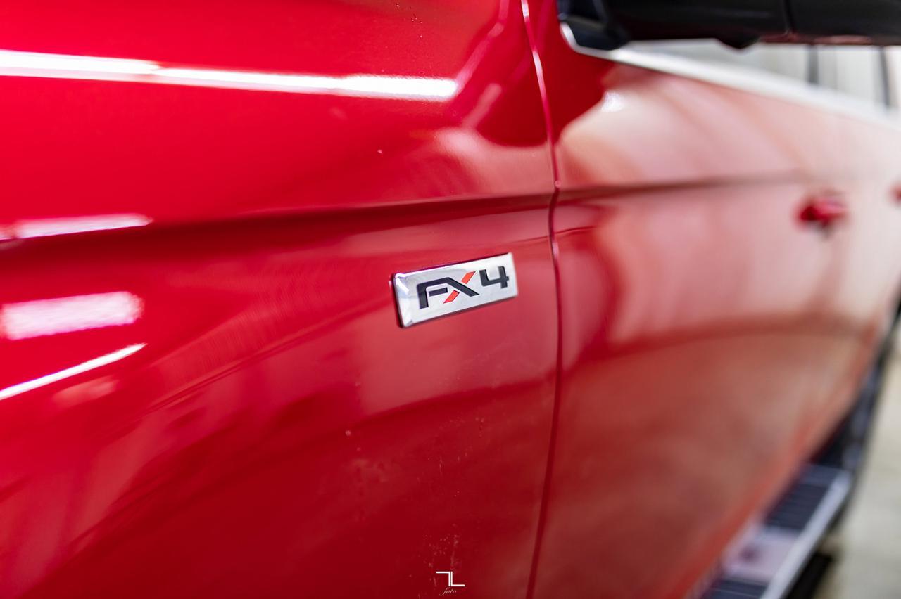 2020 Ford Expedition 4x4 XLT FX4 Leather Roof Nav BCam Red Deer AB