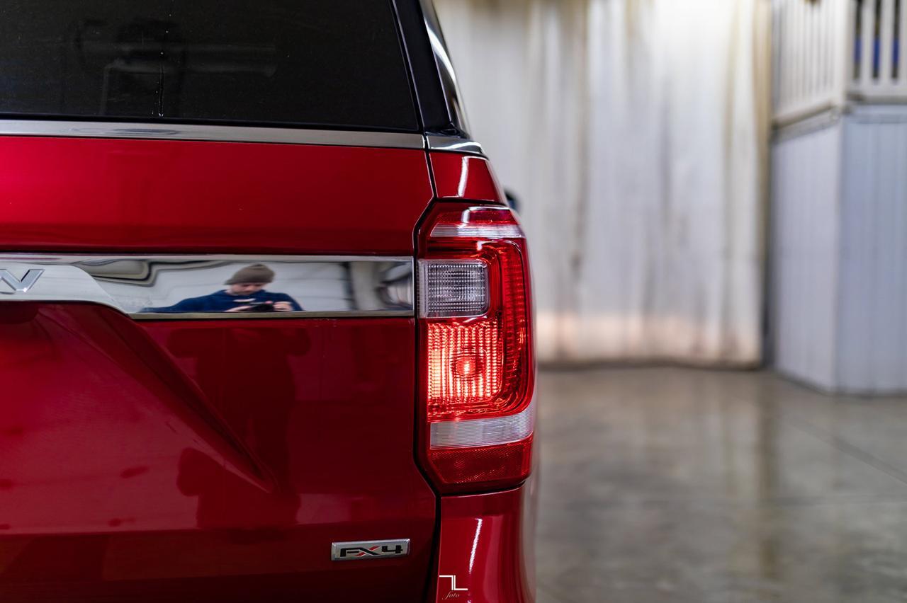 2020 Ford Expedition 4x4 XLT FX4 Leather Roof Nav BCam Red Deer AB