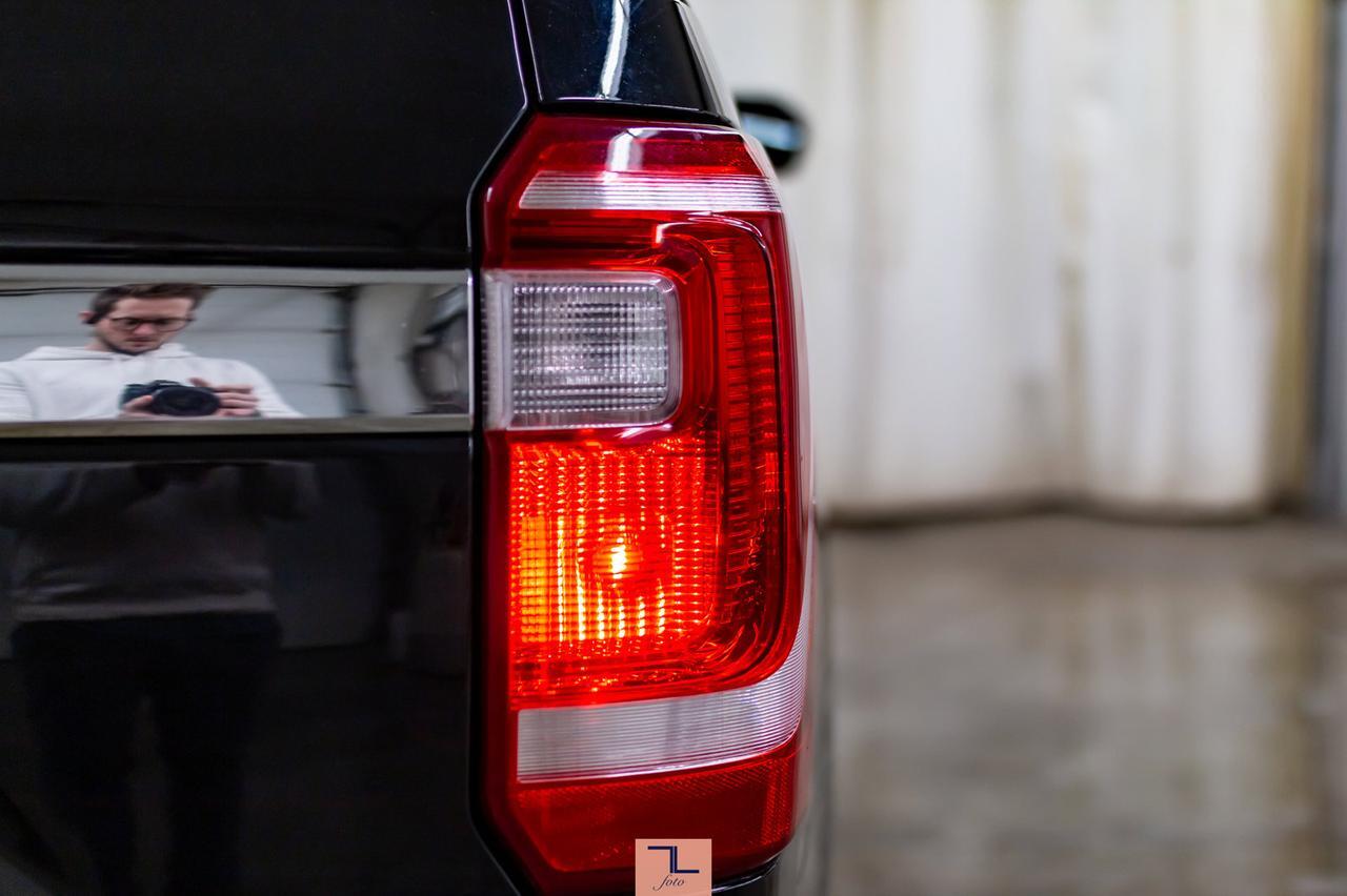 2020 Ford Expedition AWD XLT Leather Roof Nav BCam Red Deer AB