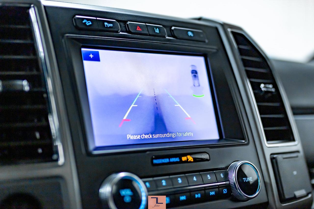 2020 Ford Expedition AWD XLT Leather Roof Nav BCam Red Deer AB