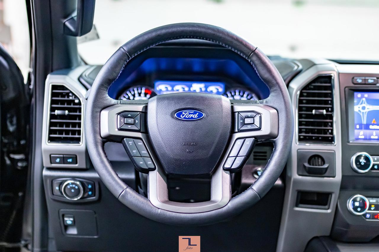 2020 Ford Expedition AWD XLT Leather Roof Nav BCam Red Deer AB