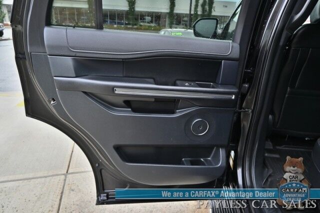 2020 Ford Expedition XLT / 4X4 / Heavy Duty Trailer Pkg / Auto Start / Heated & Cooled Leather Seats / Heated Steering Wheel / Panoramic Sunroof / NAV / Blind Spot Alert / Rear Captain Chairs / 3rd Row / Seats 7 / Tow Pkg Anchorage AK