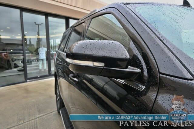 2020 Ford Expedition XLT / 4X4 / Heavy Duty Trailer Pkg / Auto Start / Heated & Cooled Leather Seats / Heated Steering Wheel / Panoramic Sunroof / NAV / Blind Spot Alert / Rear Captain Chairs / 3rd Row / Seats 7 / Tow Pkg Anchorage AK