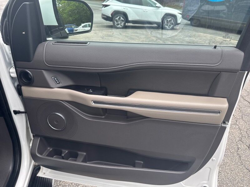 2020 Ford Expedition XLT photo 17