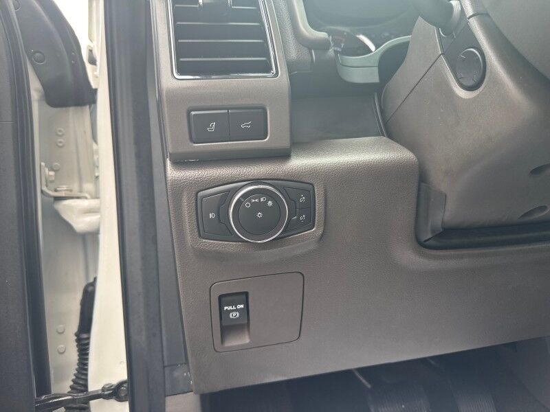 2020 Ford Expedition XLT photo 20