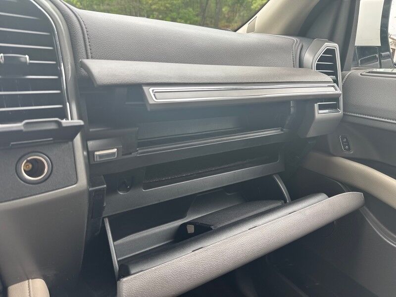 2020 Ford Expedition XLT photo 31