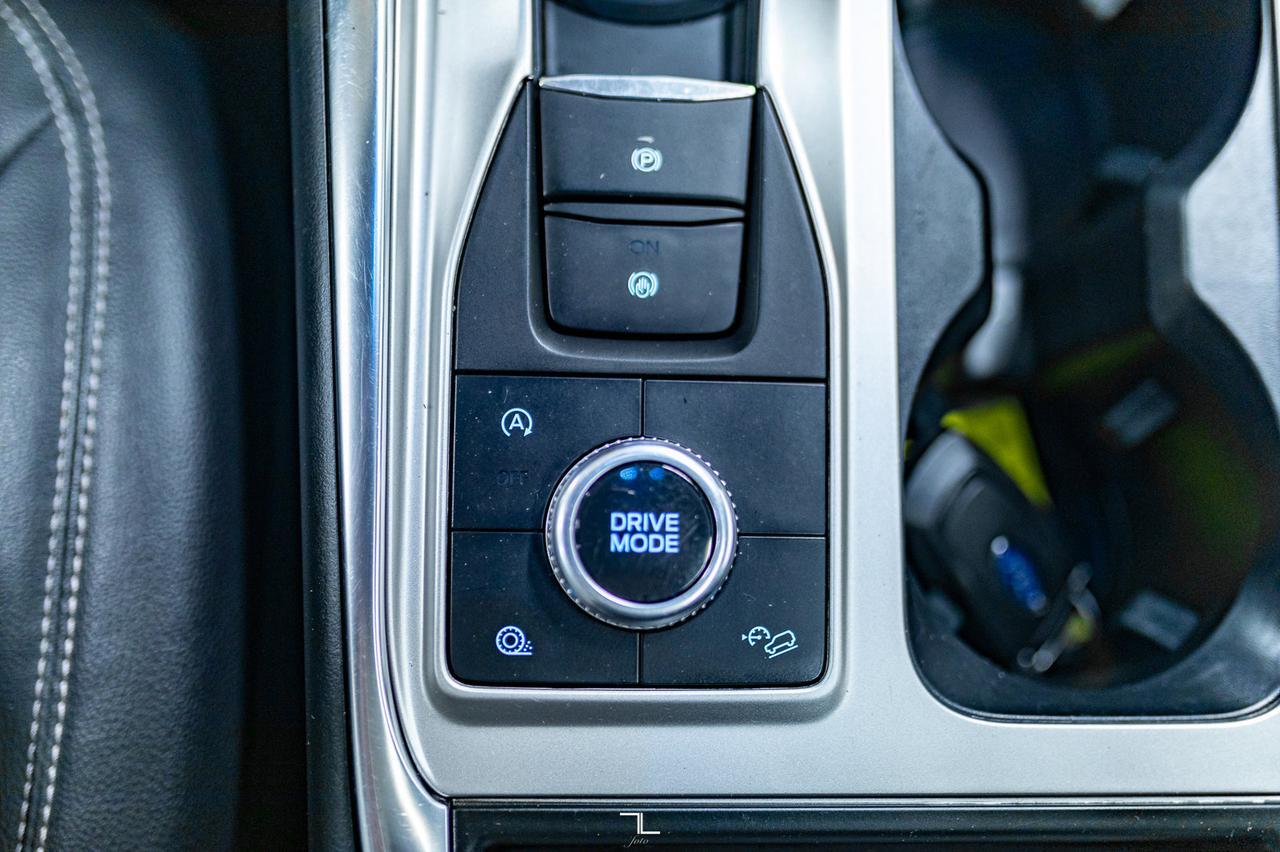 2020 Ford Explorer AWD XLT Leather Roof Nav BCam Red Deer AB