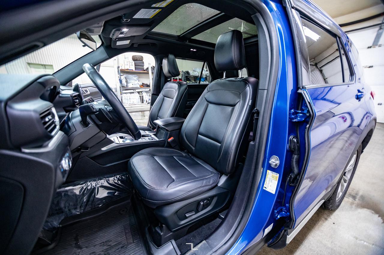 2020 Ford Explorer AWD XLT Leather Roof Nav BCam Red Deer AB