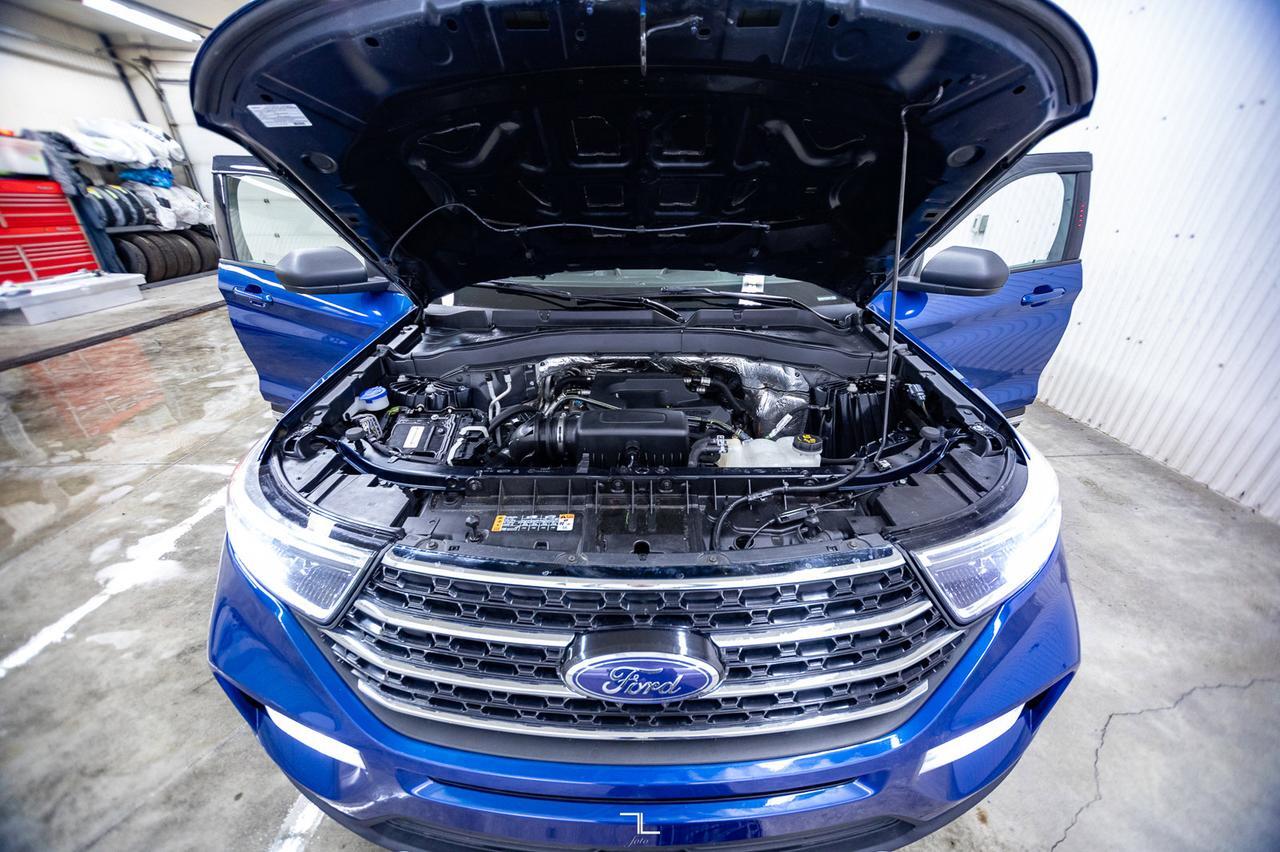 2020 Ford Explorer AWD XLT Leather Roof Nav BCam Red Deer AB