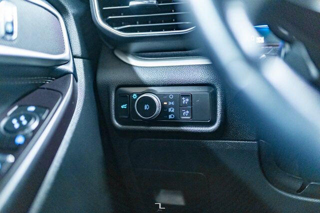 2020 Ford Explorer AWD XLT Leather Roof Nav BCam Red Deer AB