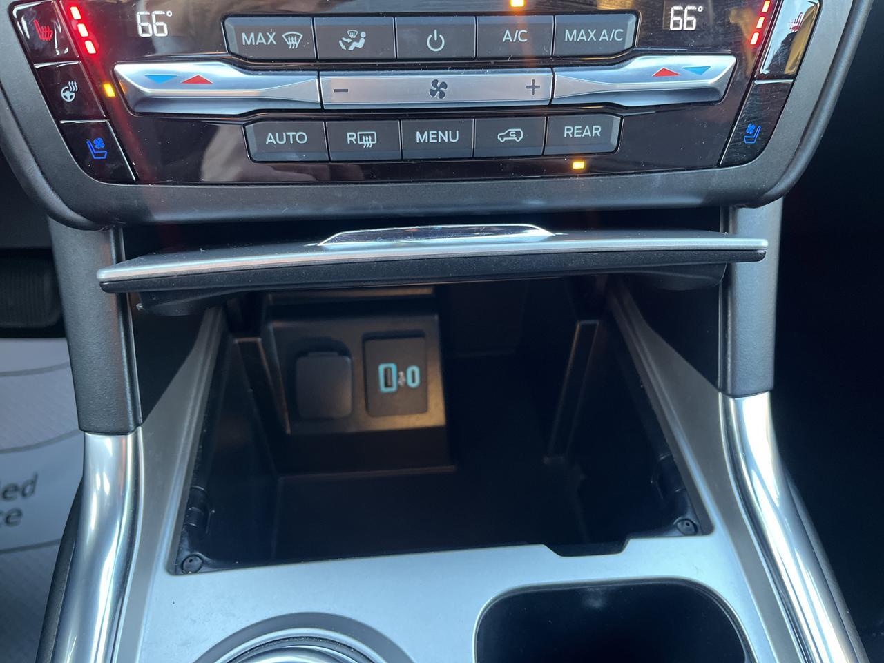 2020 Ford Explorer Platinum 4WD PremiumTechnologyPkg w/Sunroof 21s HtdCldMemLthr Saukville WI