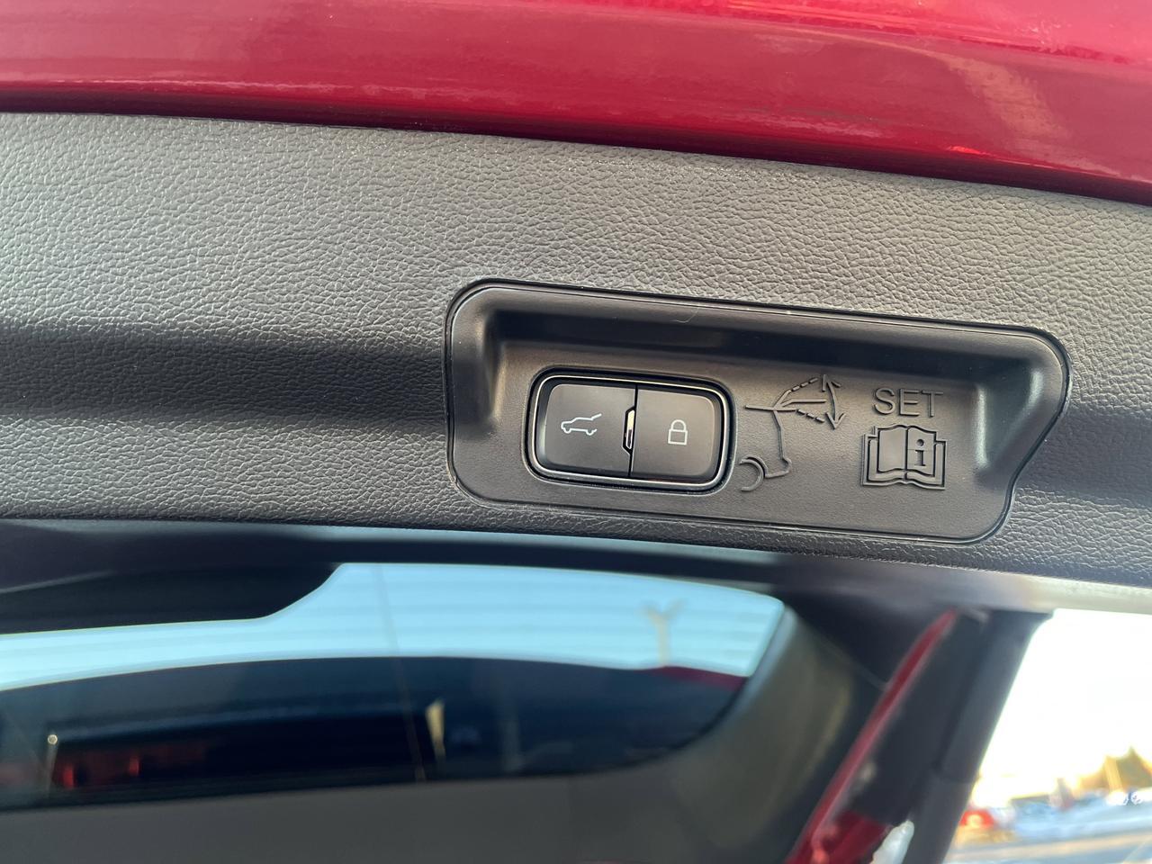 2020 Ford Explorer Platinum 4WD PremiumTechnologyPkg w/Sunroof 21s HtdCldMemLthr Saukville WI