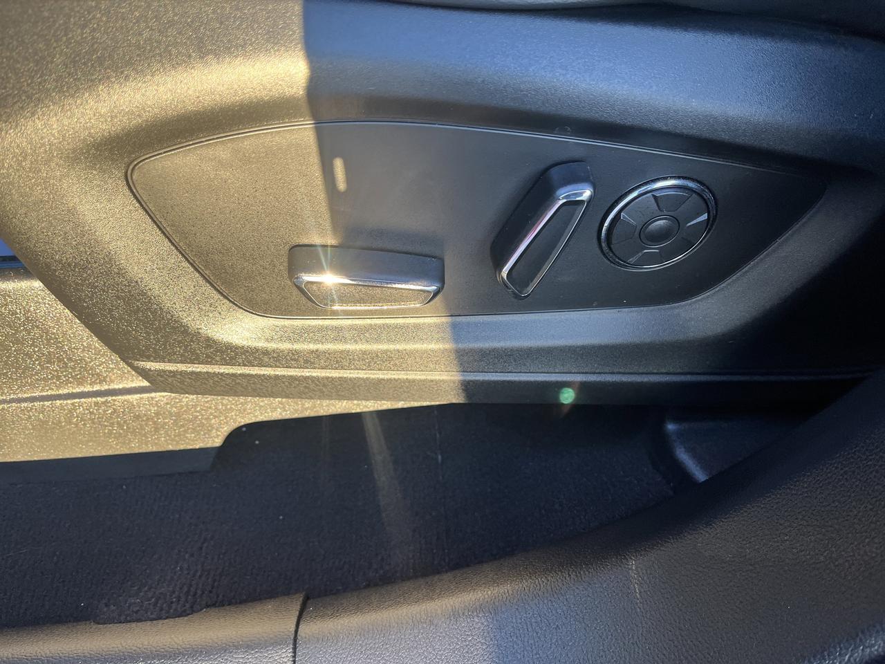 2020 Ford Explorer Platinum 4WD PremiumTechnologyPkg w/Sunroof 21s HtdCldMemLthr Saukville WI