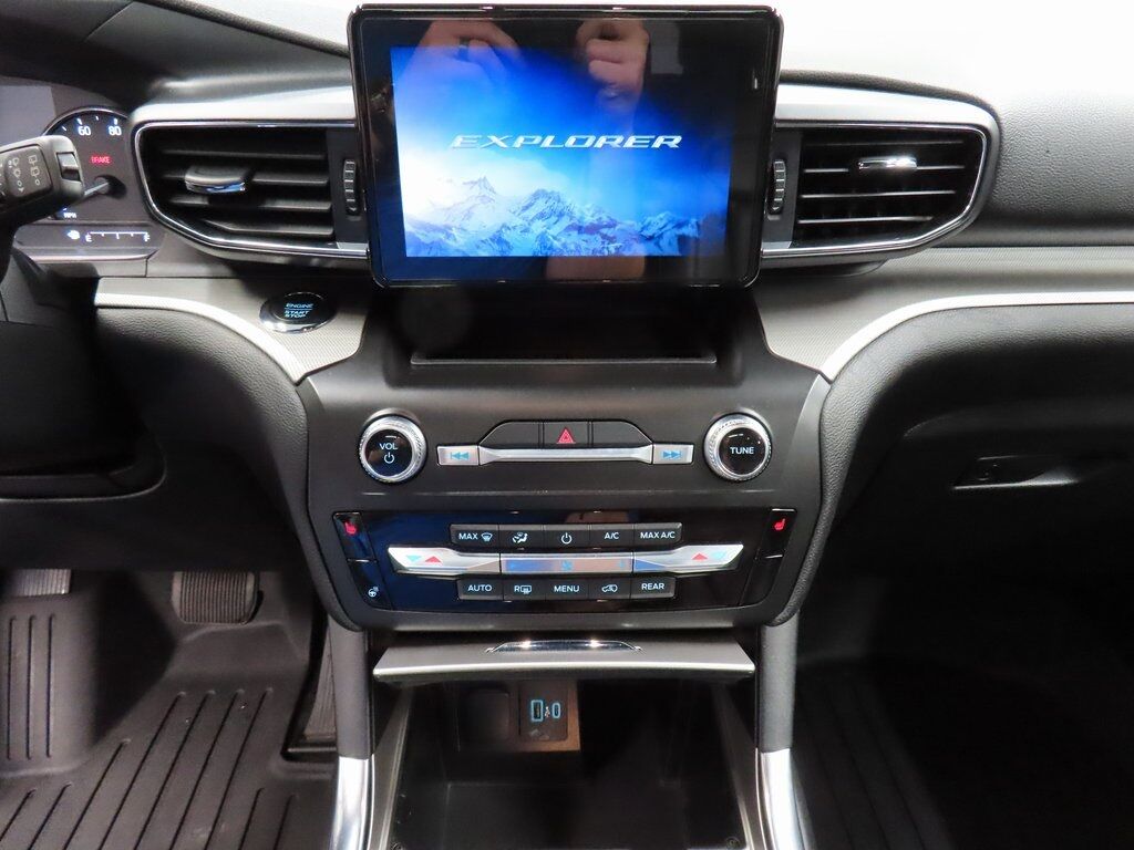 2020 Ford Explorer XLT 4WD 6 Passenger Fond du Lac WI