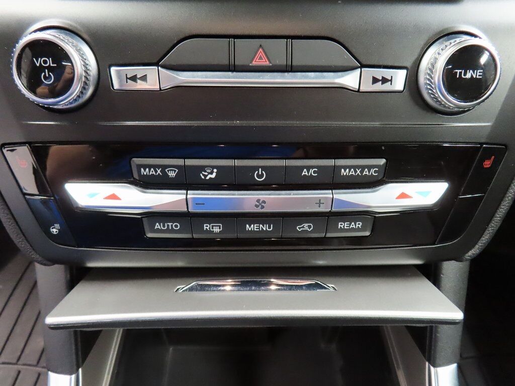 2020 Ford Explorer XLT 4WD 6 Passenger Fond du Lac WI