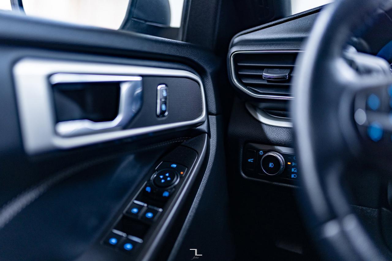 2020 Ford Explorer XLT AWD Leather BCam Red Deer AB