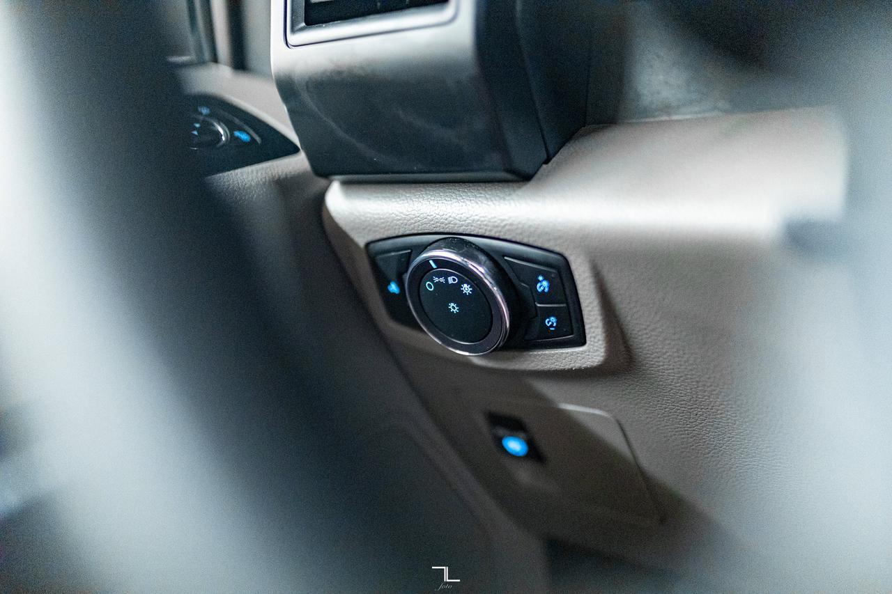 2020 Ford F-150 4x4 Super Cab XL BCam Topper Red Deer AB