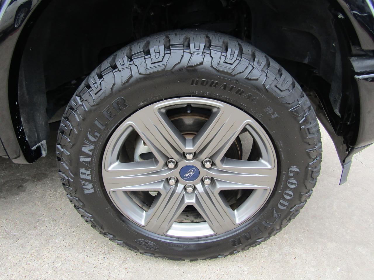 2020 Ford F-150 LARIAT 4WD SuperCrew 5.5 Box Grand Prairie TX