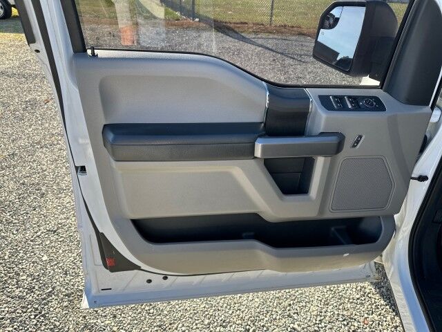 2020 Ford F-150 XLT SuperCab Pickup w/ ARE Work Cap & Ladder Rack Ashland VA