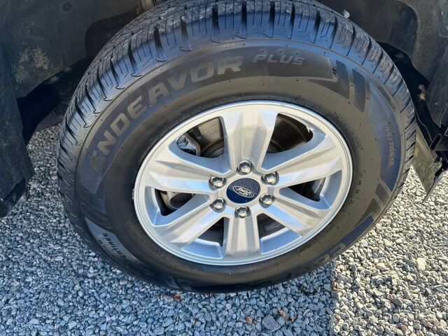 2020 Ford F-150 XLT SuperCab Pickup w/ ARE Work Cap & Ladder Rack Ashland VA