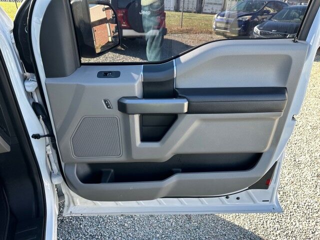 2020 Ford F-150 XLT SuperCab Pickup w/ ARE Work Cap & Ladder Rack Ashland VA