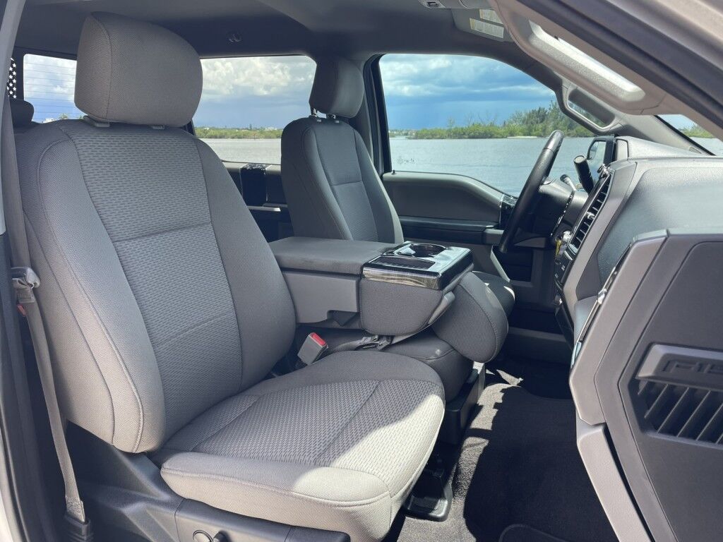 2020 Ford F-150 XLT~5.0 V8~CLEAN CARFAX~TRAILER PKG W/ BACKUP ASSIST~AFTERMARKET RADIO W/ SCREEN MIRRORING FOR CARPLAY/ANDROID AUTO~ONLINE FINANCE AND SHIPPING AVAILABLE!!!! Sarasota FL