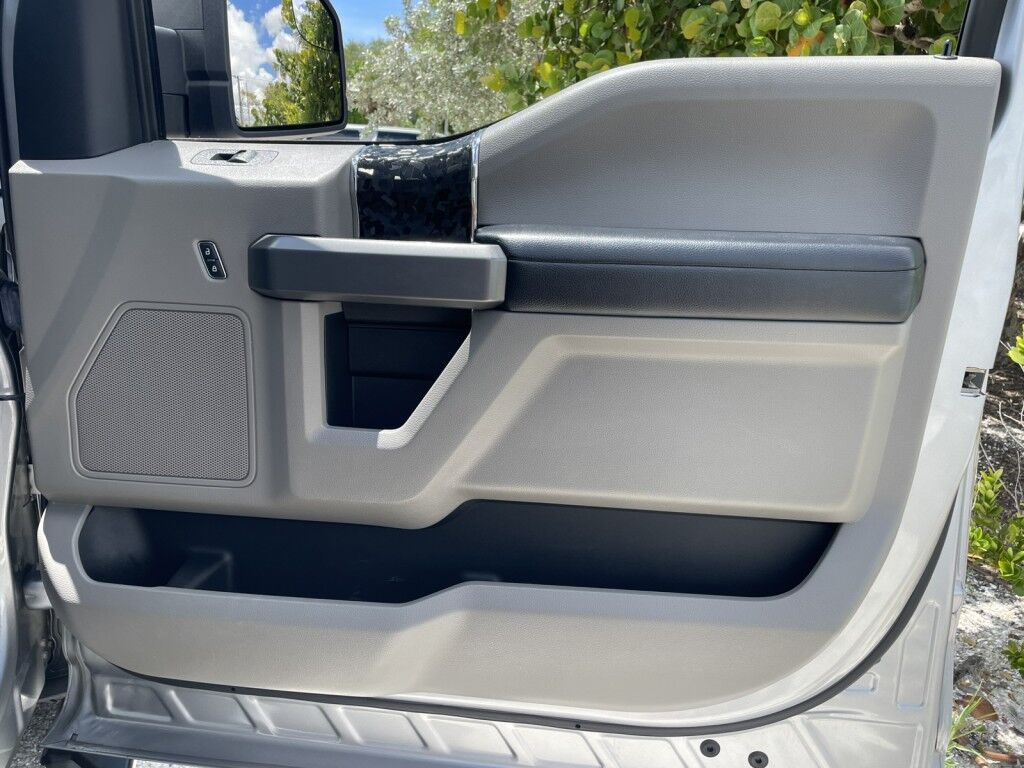 2020 Ford F-150 XLT~5.0 V8~CLEAN CARFAX~TRAILER PKG W/ BACKUP ASSIST~AFTERMARKET RADIO W/ SCREEN MIRRORING FOR CARPLAY/ANDROID AUTO~ONLINE FINANCE AND SHIPPING AVAILABLE!!!! Sarasota FL