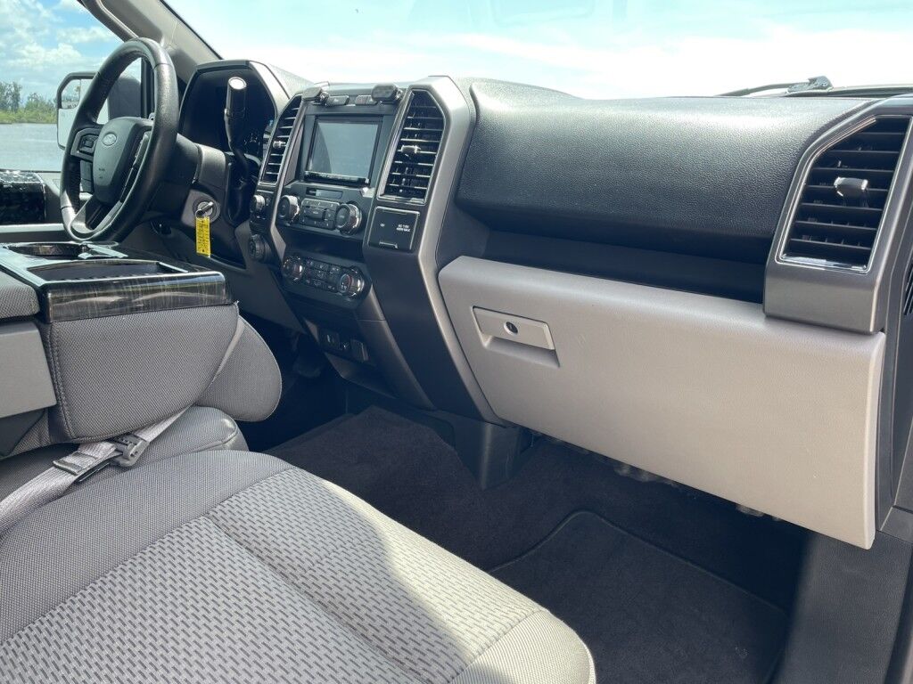2020 Ford F-150 XLT~5.0 V8~CLEAN CARFAX~TRAILER PKG W/ BACKUP ASSIST~AFTERMARKET RADIO W/ SCREEN MIRRORING FOR CARPLAY/ANDROID AUTO~ONLINE FINANCE AND SHIPPING AVAILABLE!!!! Sarasota FL