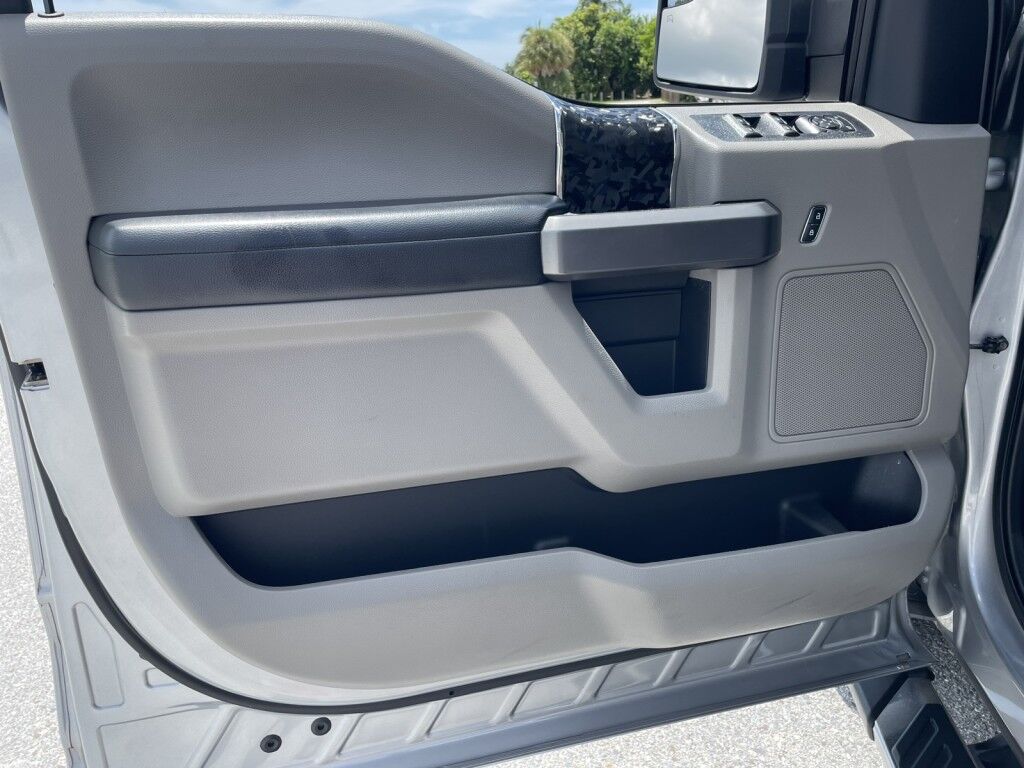 2020 Ford F-150 XLT~5.0 V8~CLEAN CARFAX~TRAILER PKG W/ BACKUP ASSIST~AFTERMARKET RADIO W/ SCREEN MIRRORING FOR CARPLAY/ANDROID AUTO~ONLINE FINANCE AND SHIPPING AVAILABLE!!!! Sarasota FL