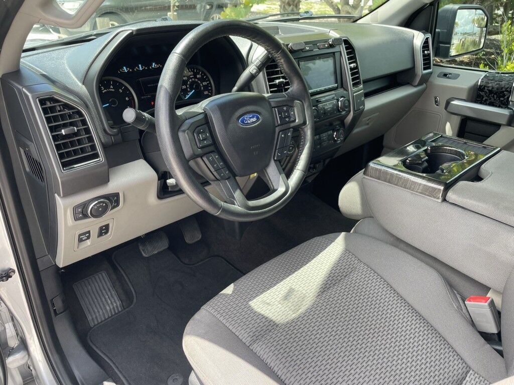 2020 Ford F-150 XLT~5.0 V8~CLEAN CARFAX~TRAILER PKG W/ BACKUP ASSIST~AFTERMARKET RADIO W/ SCREEN MIRRORING FOR CARPLAY/ANDROID AUTO~ONLINE FINANCE AND SHIPPING AVAILABLE!!!! Sarasota FL