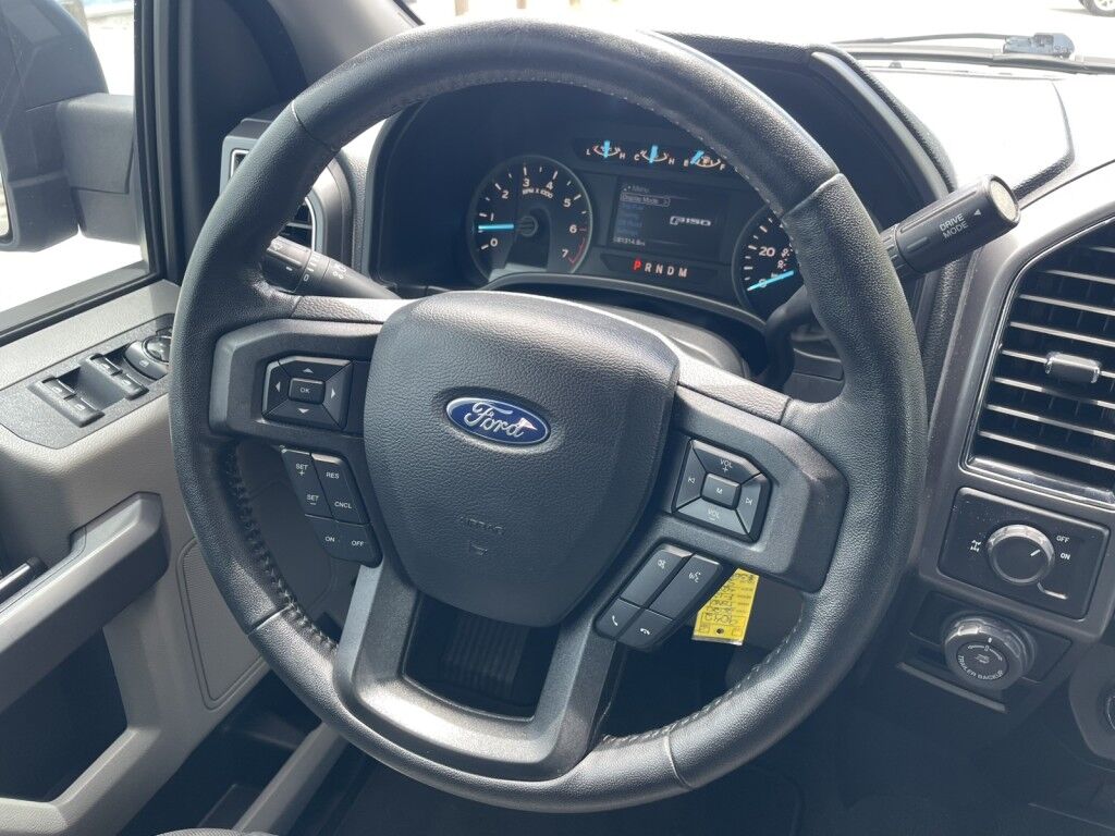 2020 Ford F-150 XLT~5.0 V8~CLEAN CARFAX~TRAILER PKG W/ BACKUP ASSIST~AFTERMARKET RADIO W/ SCREEN MIRRORING FOR CARPLAY/ANDROID AUTO~ONLINE FINANCE AND SHIPPING AVAILABLE!!!! Sarasota FL