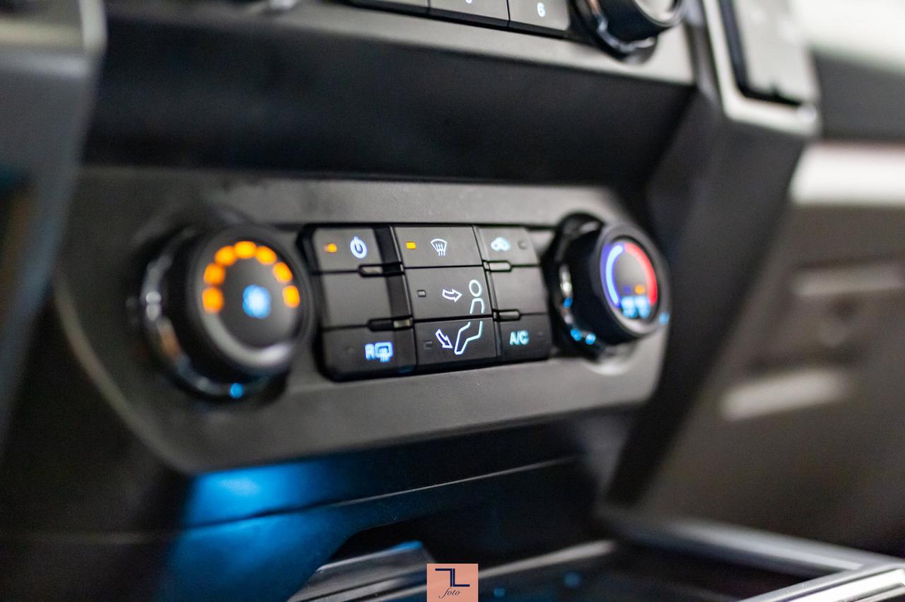 2020 Ford F-250 4x4 Crew Cab XLT FX4 Diesel BCam Red Deer AB