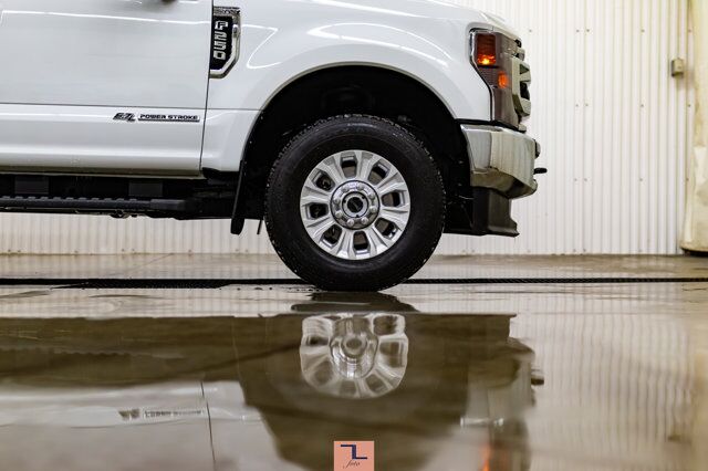 2020 Ford F-250 4x4 Crew Cab XLT FX4 Diesel BCam Red Deer AB