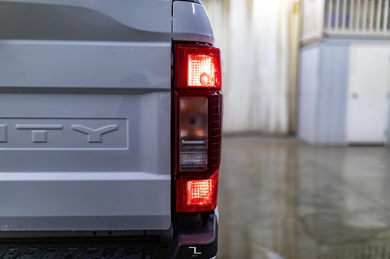 2020 Ford F-250 4x4 Crew Cab XLT FX4 Diesel BCam Red Deer AB